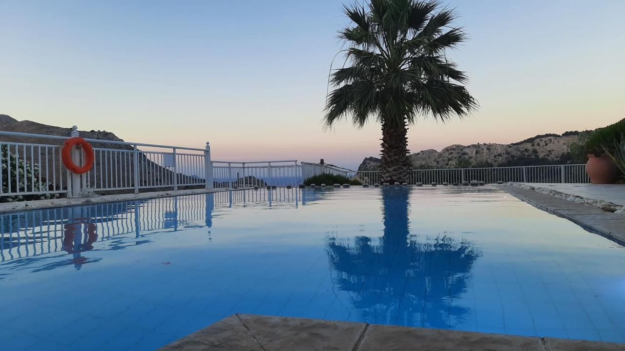 Villa Selene อาร์คานเยโลส ภายนอก รูปภาพ